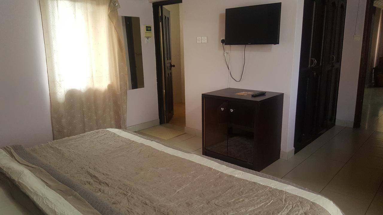 First Choice Hotel Акра Екстериор снимка
